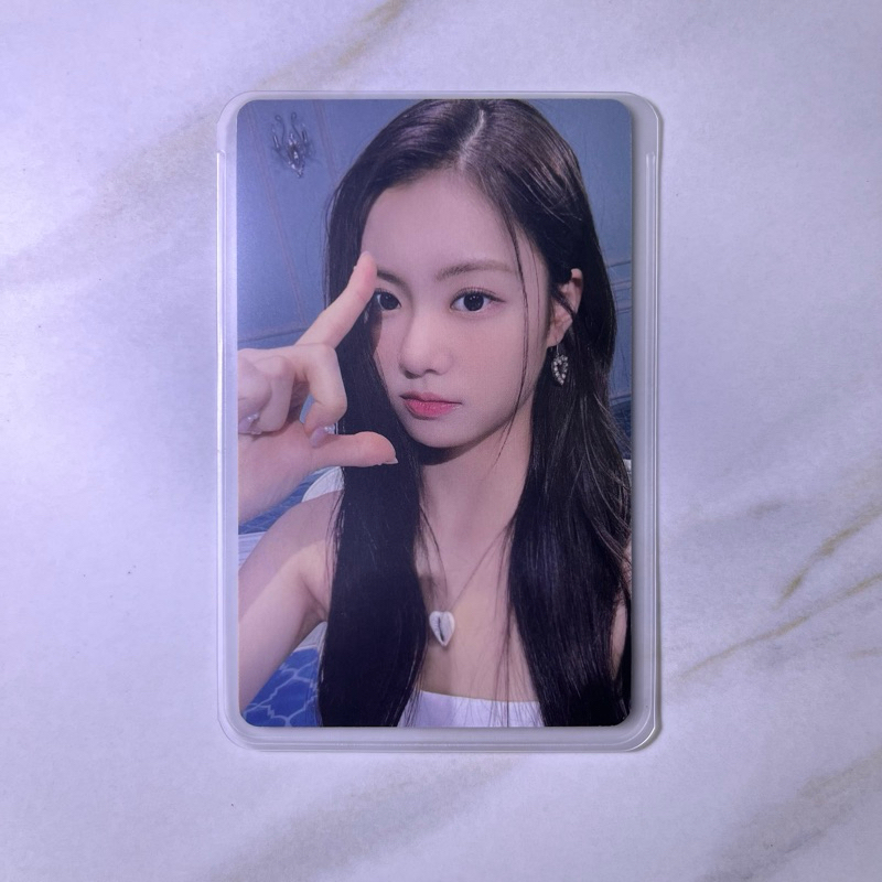 Official Photocard PC GARAM ex LE SSERAFIM BENEFIT WEVERSE FEARLESS NON HOLOGRAM