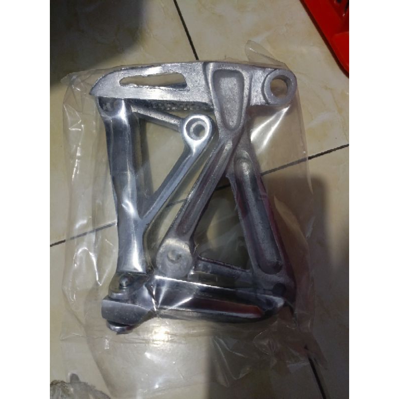 Power footstep belakang CBR 150R OLD CB 150 postep 150R bagian belakang CBR 150R OLD LAMA