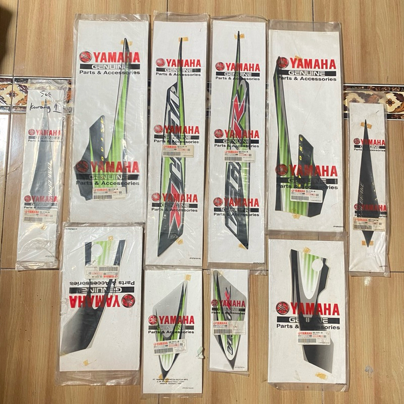 Striping Stiker Yamaha Vega R new 2006 silver hitam original YGP