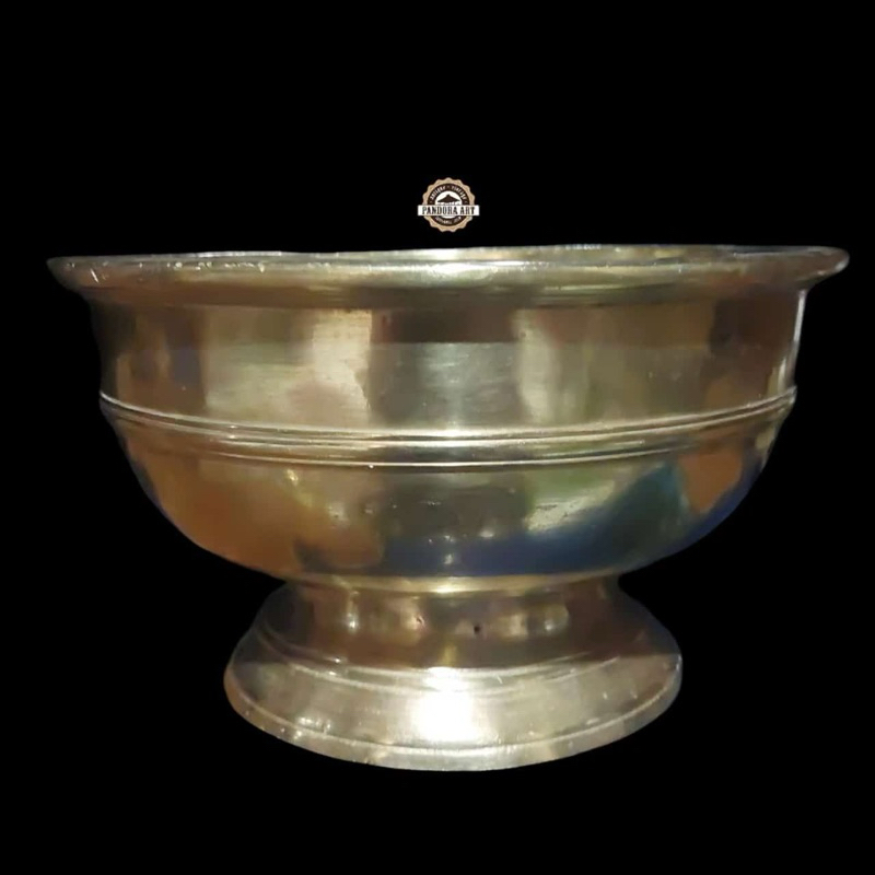 Bokor kuningan KUNO BIBIR TEBAL ( B733 )