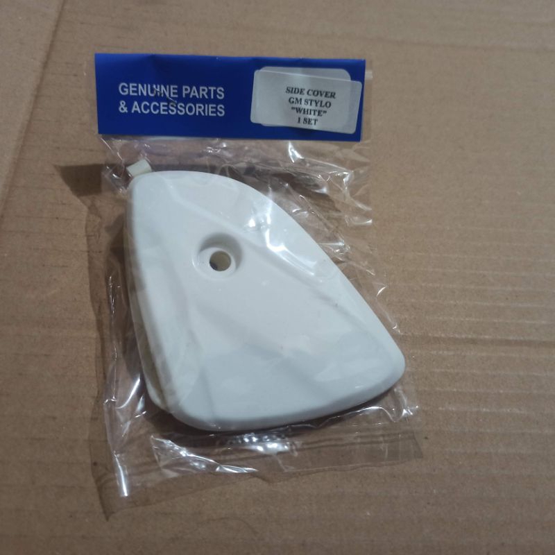 SIDE COVER Helm GM STYLO WHITE BLACK