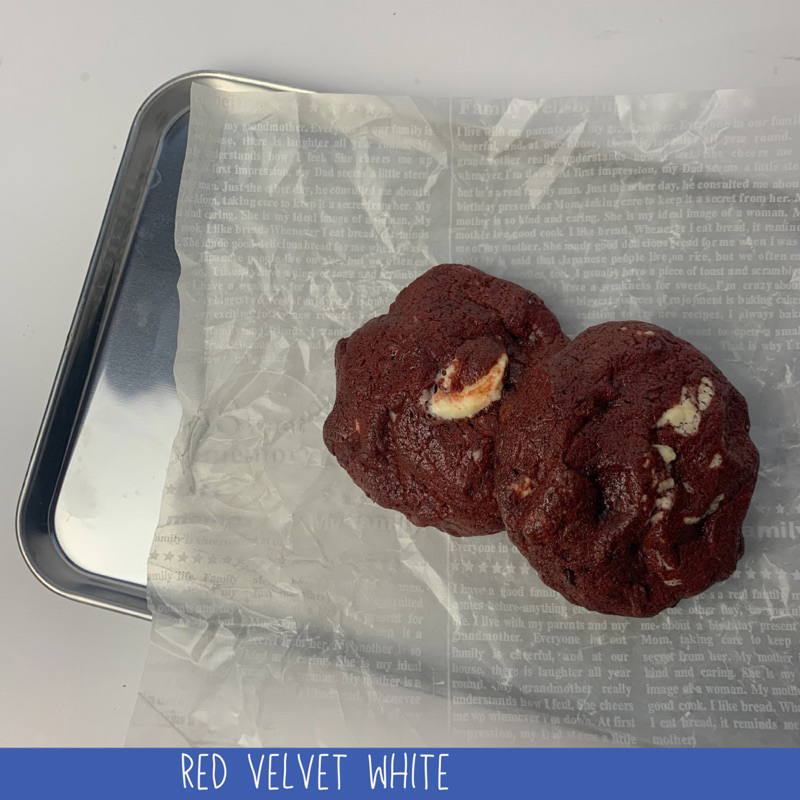 

Buttersays | Red Velvet White | soft baked cookies red velvet