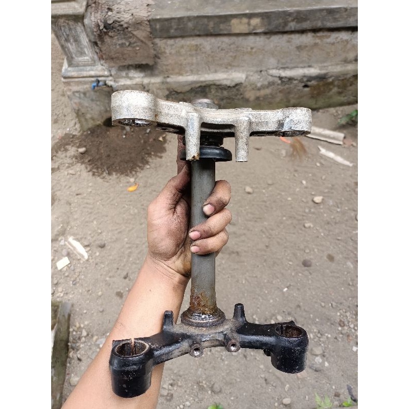 SEGITIGA SATRIA SEGITIGA T SHOCK DEPAN SATRIA FU ORIGINAL COPOTAN MOTOR BAHAN HEREX SLEEP ENGINE AS 