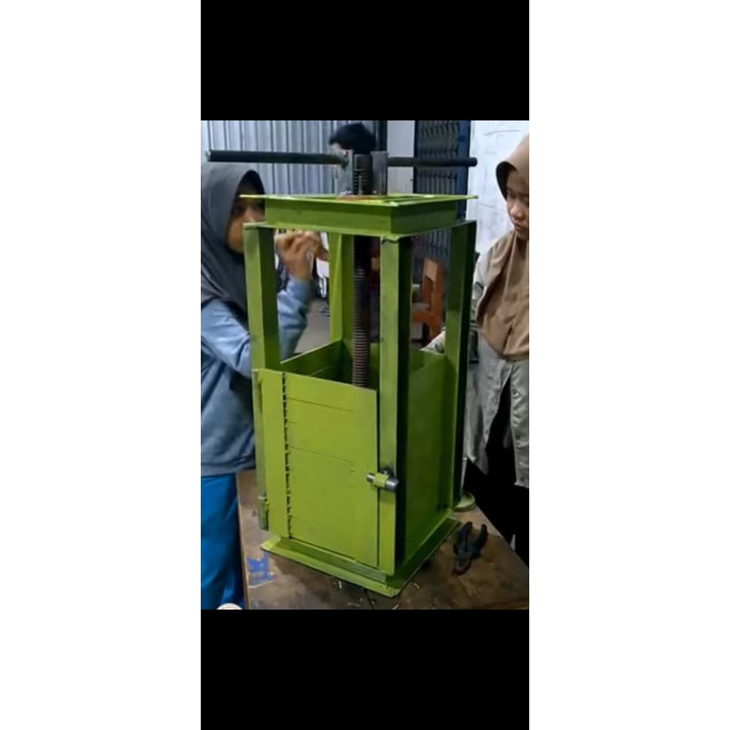 MESIN PRES SAMPAH PLASTIK