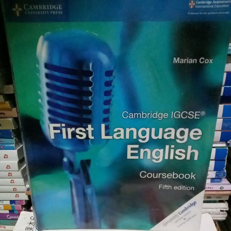 buku Cambridge IGCSE First Language English coursebook