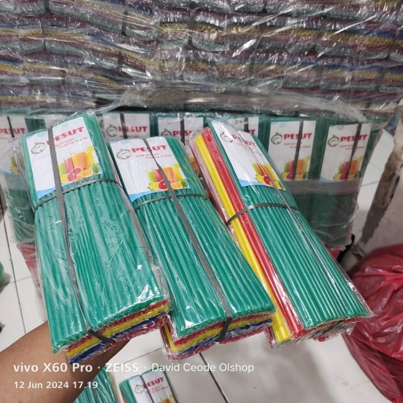 

Sedotan Warna Warni / Sedotan Murah / Sedotan Es Teh / Sedotan 5 Warna TERMURAH