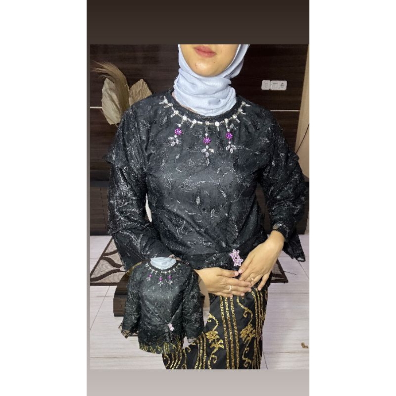 Baju Bodo' modern sepider Payet area depan
