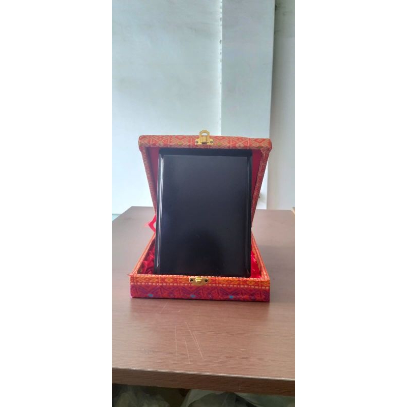 

Kotak Plakat Songket + Akrilik 12x18cm