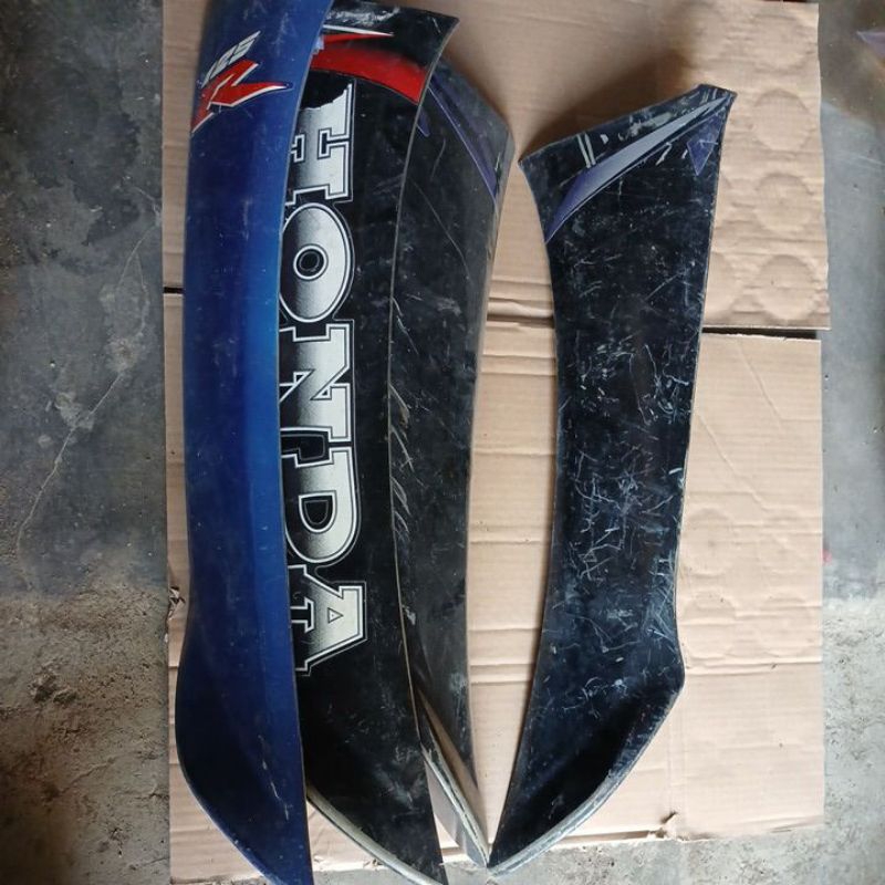 sambungan sayap depan supra sayap depan supra 125 old bahan cat