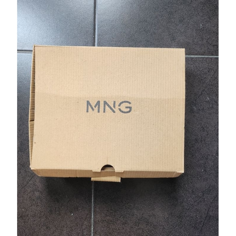 

dus sepatu sandal mango (bisa nego)