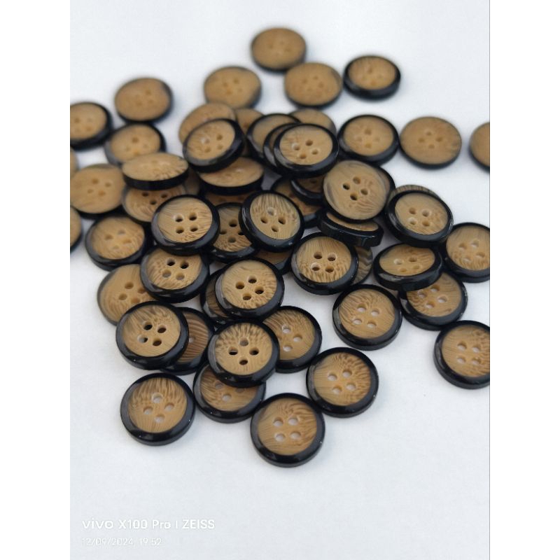 100 Pcs Kancing baju kemeja model kayu coklat gepeng 11 mm 13 mm