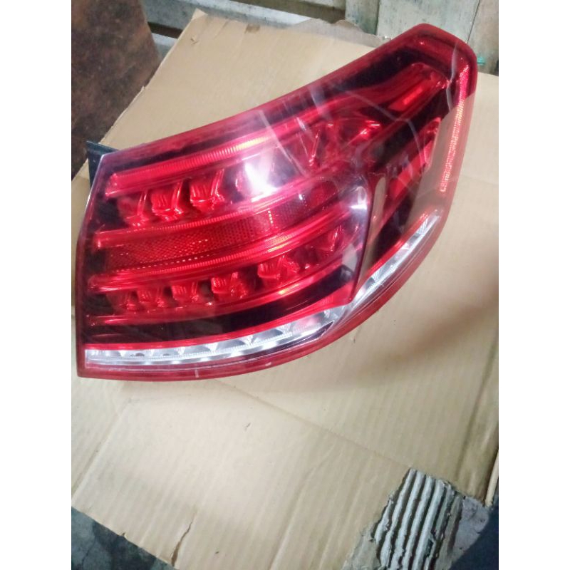 Stop Lamp Lampu Stop Mesedes Benz/ Mercy E Class E250 E300 E 400  W 212