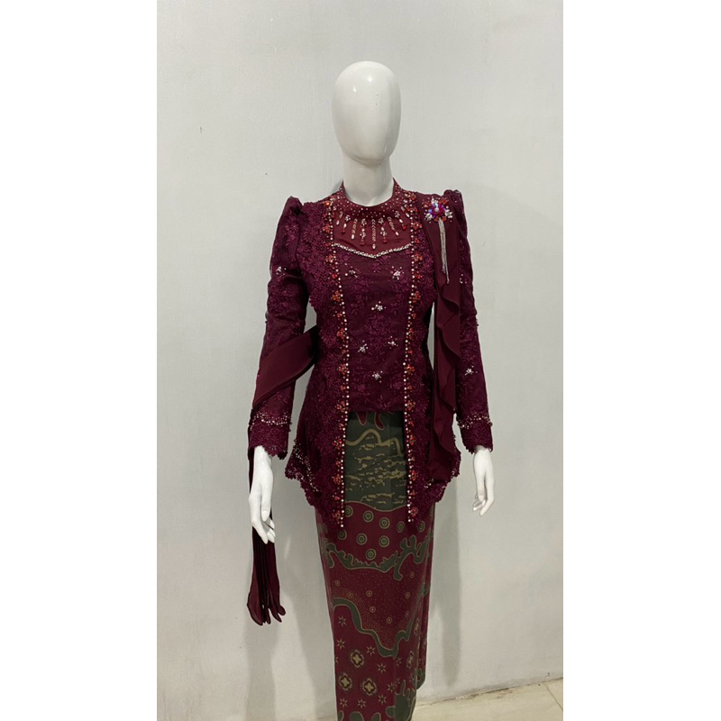 kebaya bestseller /kebayawisuda/kebaya lamaran/kebaya mewah
