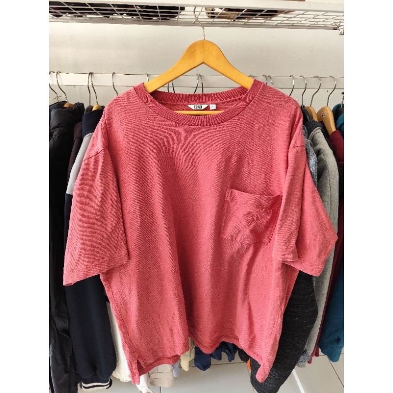 T-shirt Uniqlo U poket oversize