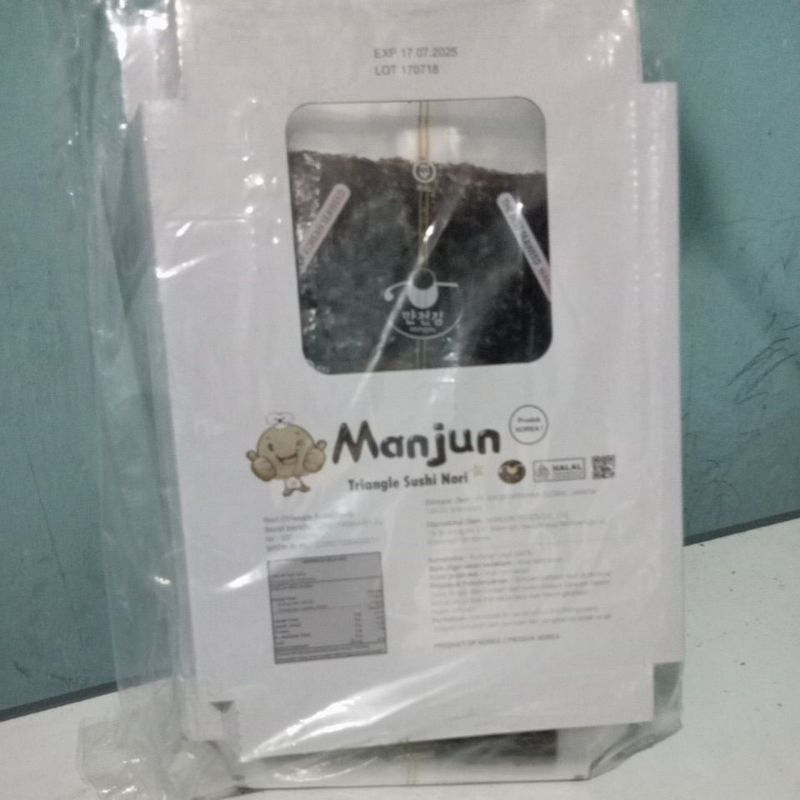 

Manjun Triangle Sushi Nori Onigiri 100 Pcs Halal