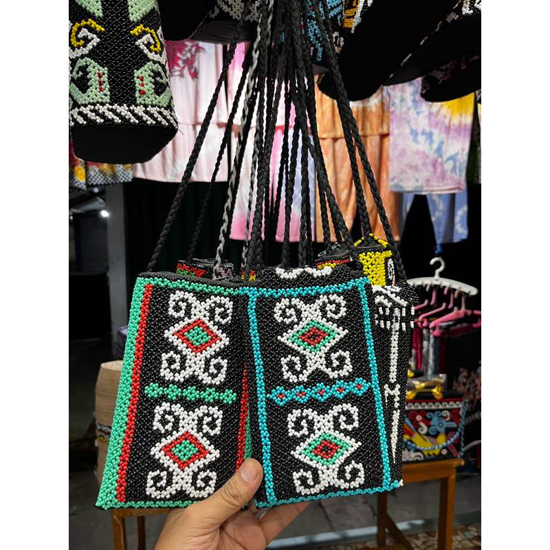 Tas Hp manik khas kalimantan / Tas manik selempang kalimantan