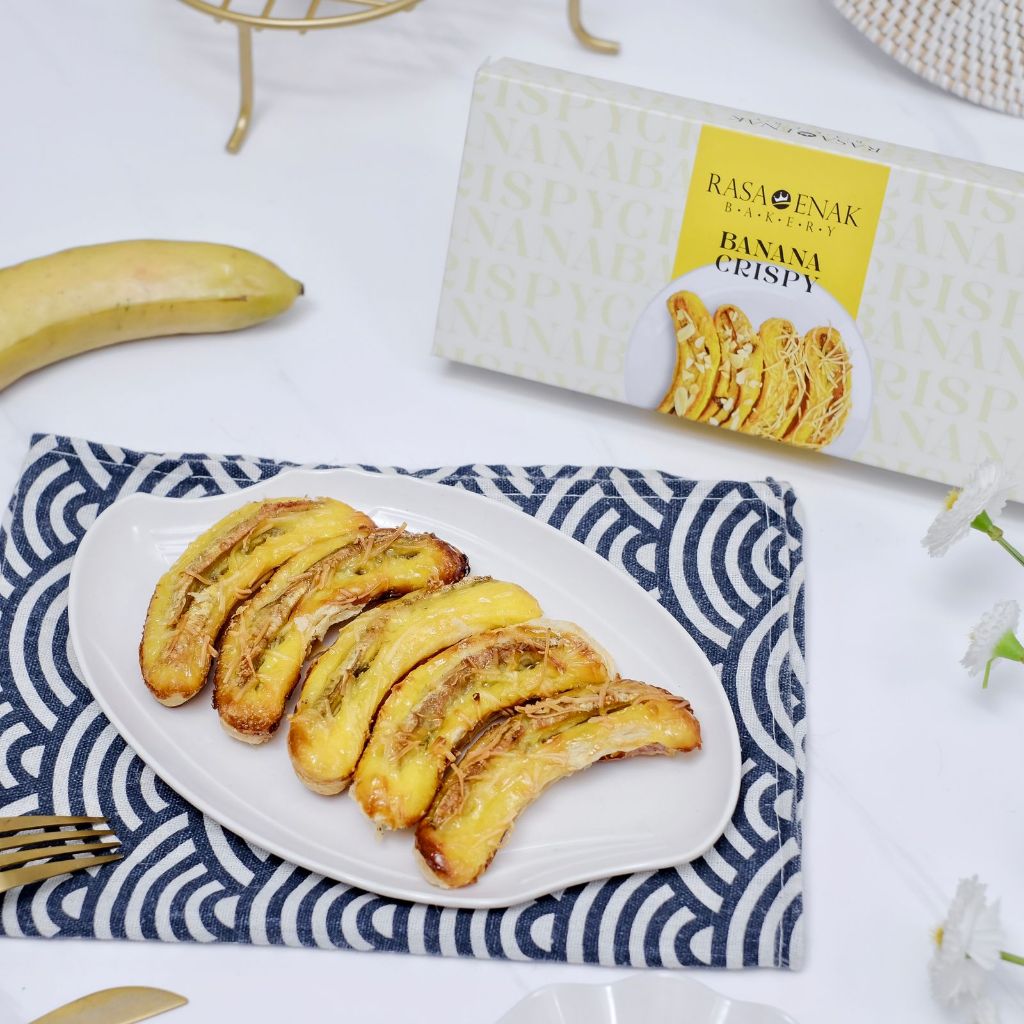 

Banana Crispy by Rasa Enak Bakery- Camilan Renyah dengan Vla Pisang, Varian Keju & Cokelat Keju