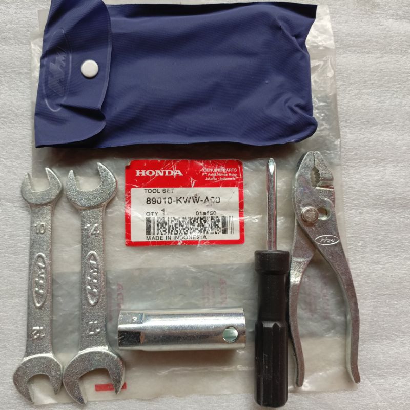 TOOLSET HONDA REVO 110 REVO BLADE ORIGINAL NOS AHM 89010-KWW-A00