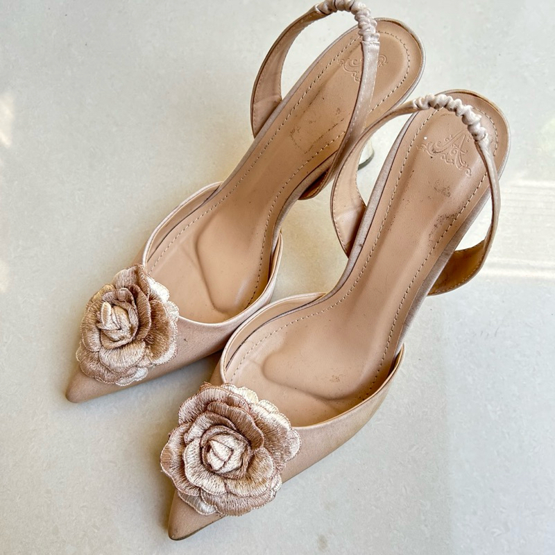 PRELOVED Ayu Dyah Andari Lady Of Rose Shoes