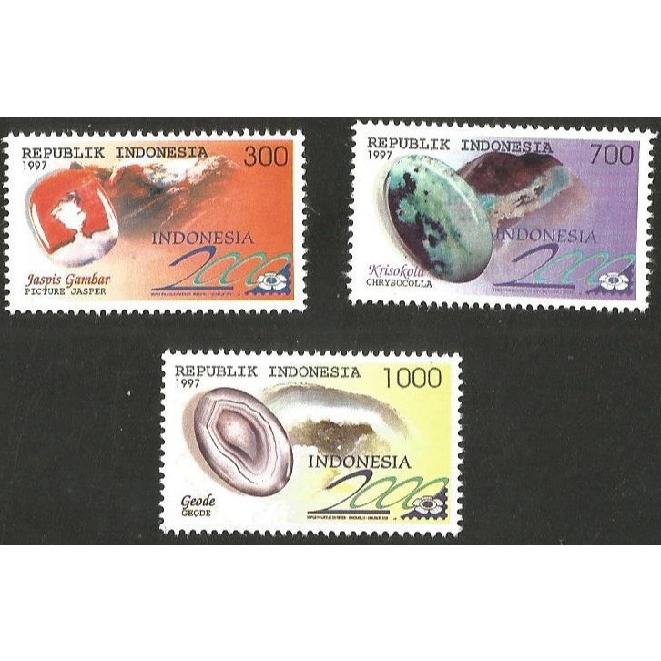 

A 9092 SET LENGKAP TERDIRI ATAS TIGA BUAH PRANGKO INDONESIA TEMA GEMSTONE BATU MULIA JASPIR GAMBAR , KRISOKOLA DAN GEOGE DENGAN KONDISI MNH MINT NEVER HINGED