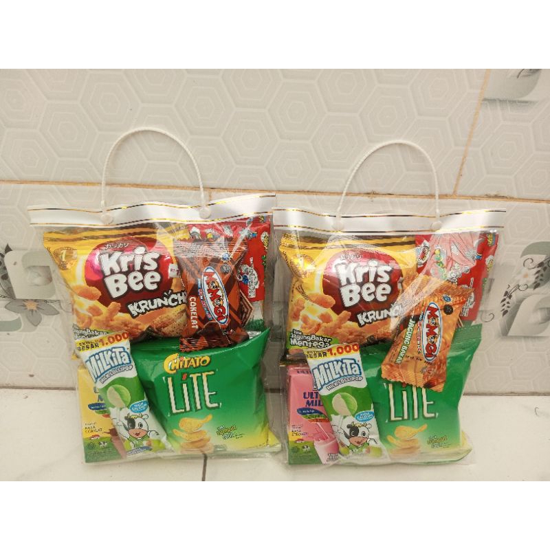 

Bingkisan Snack ulang tahun anak /Hampers Snack ultah anak murah meriah