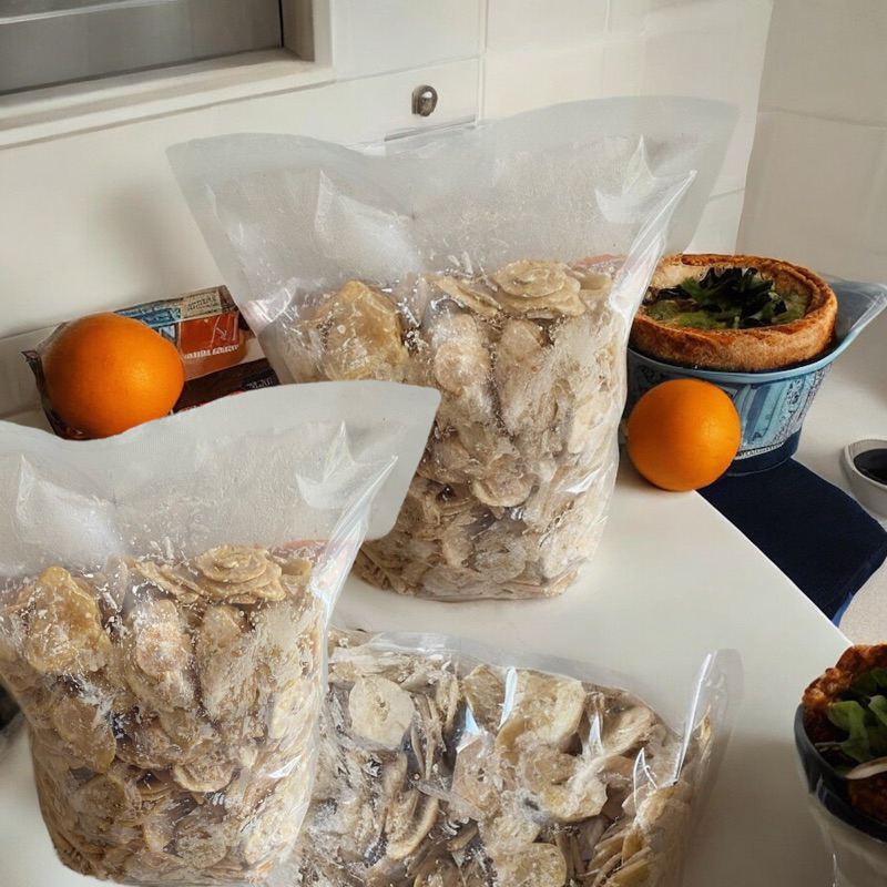 

Keripik Pisang Lumer 1 Kg Dengan Topping (Repacking)