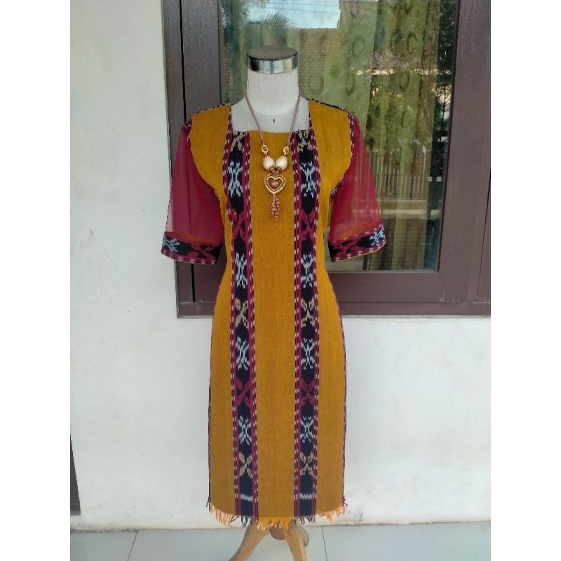 dres-tenun kombinasi Tile