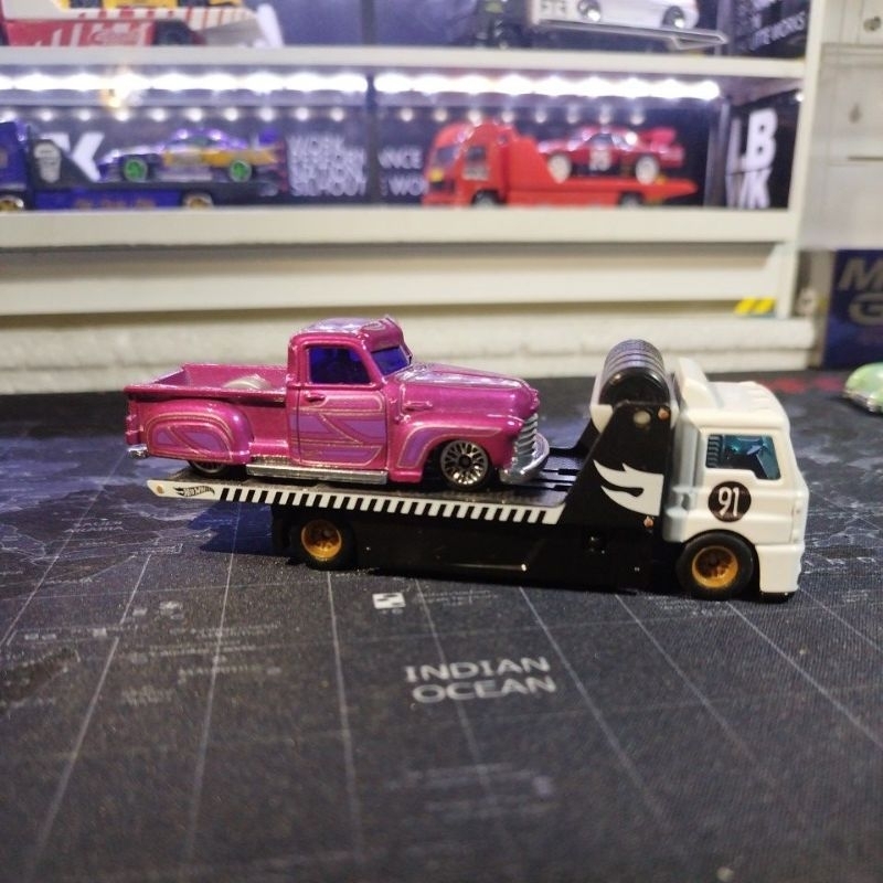 Hotwheels la troca pink
