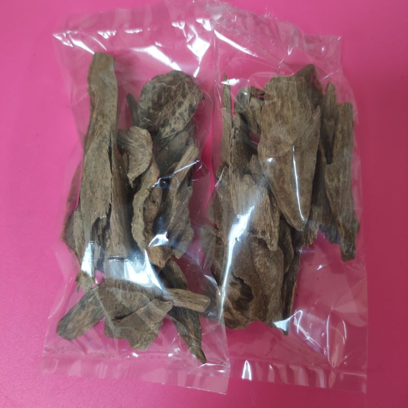 Kayu gaharu asli kalimantan / super arab/bukan kayu gaharu buaya 10 gram