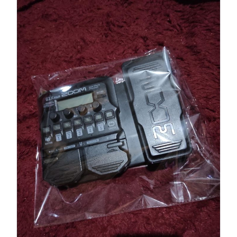 epek gitar zoom g1four