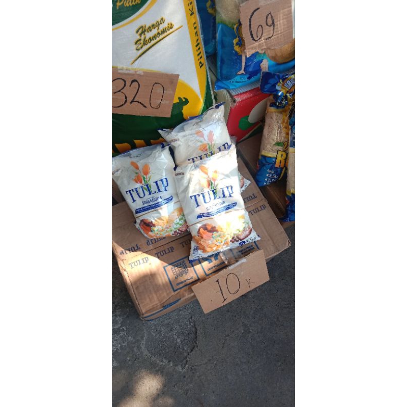 

tepung terigu serba guna 1kg