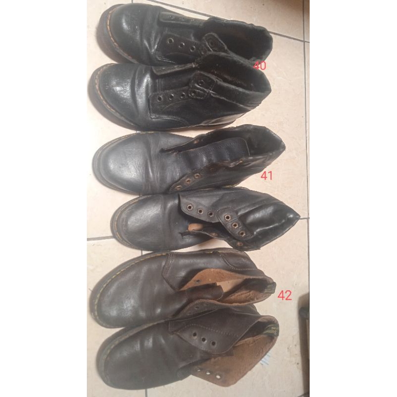 sepatu boots kulit dr martens