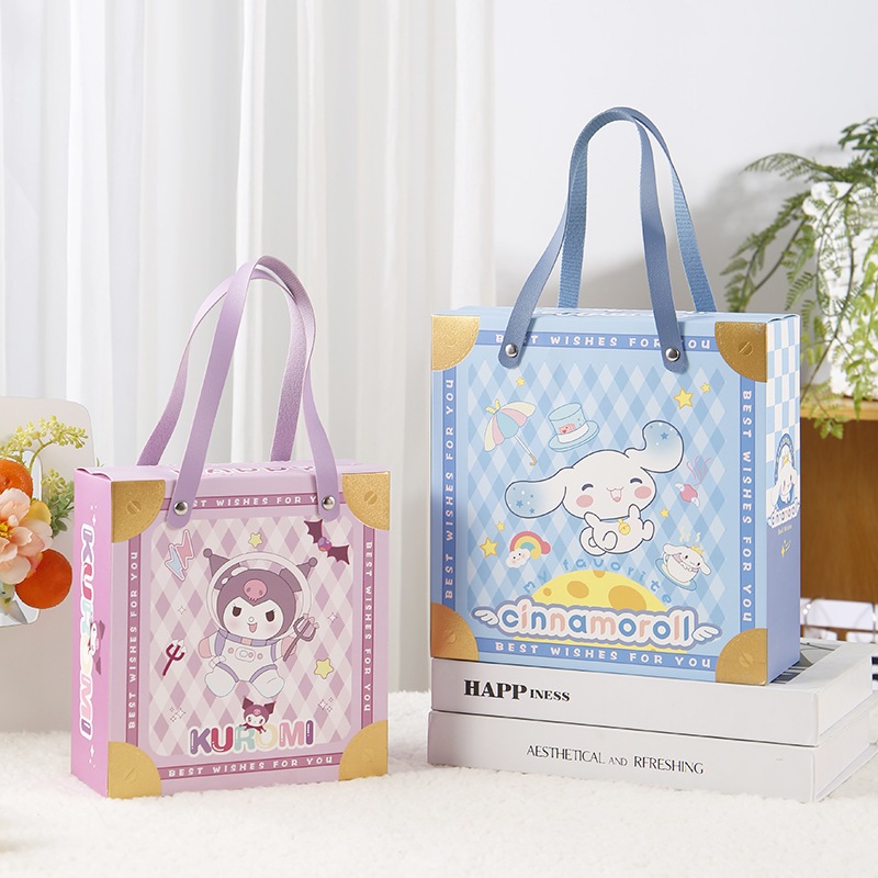 

[GOODIE BAG TENTENG KULIT KARAKTER SANRIO] Paper Bag Birthday Sanrio, Paper Bag Ulang Tahun Anak Motif My Melody, Cinamonroll, Kuromi, Tas Bingkisan Snack Ulang Tahun Anak