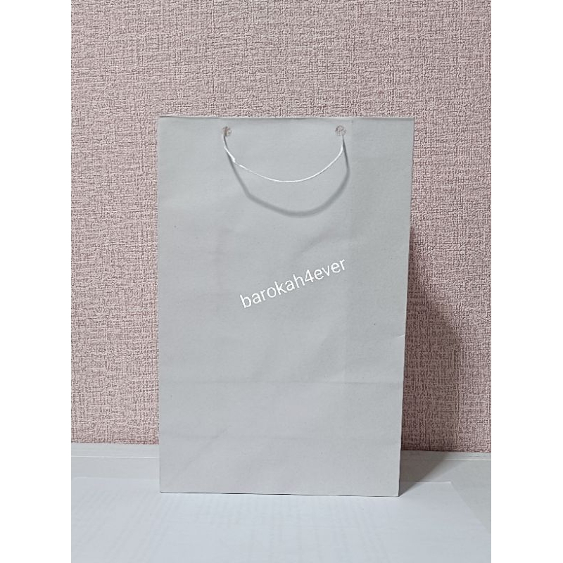 

Paper Bag Putih Polos 18 x 8,5 x 27 (PB - 001)