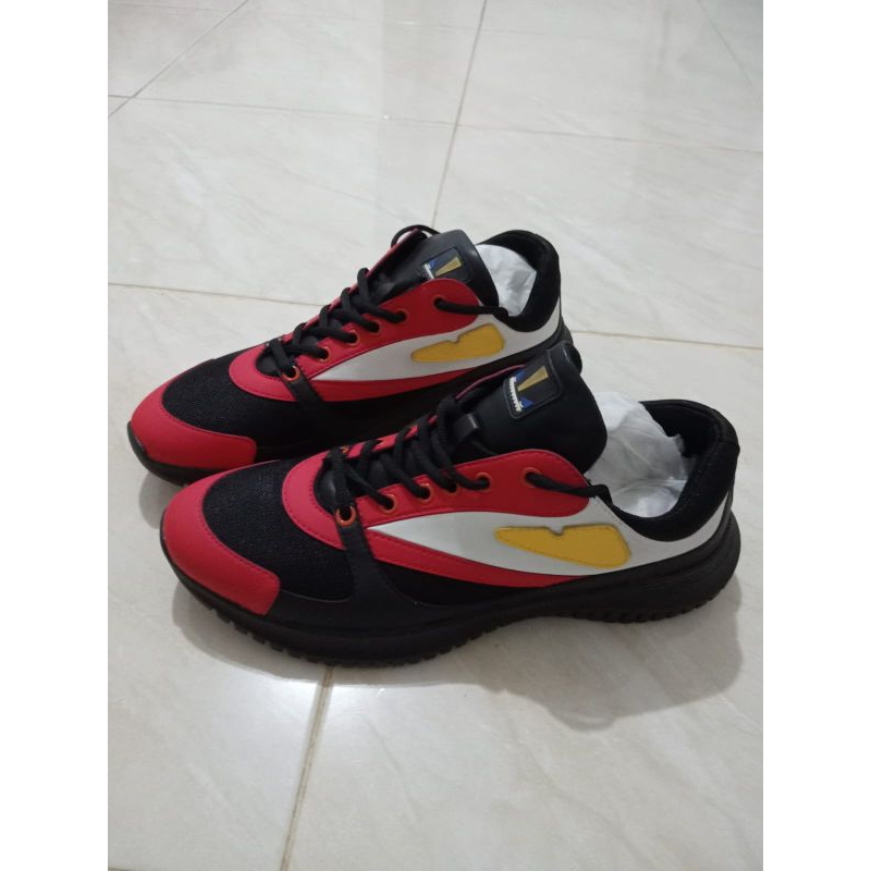 Fendi Sneaker Import Luxury