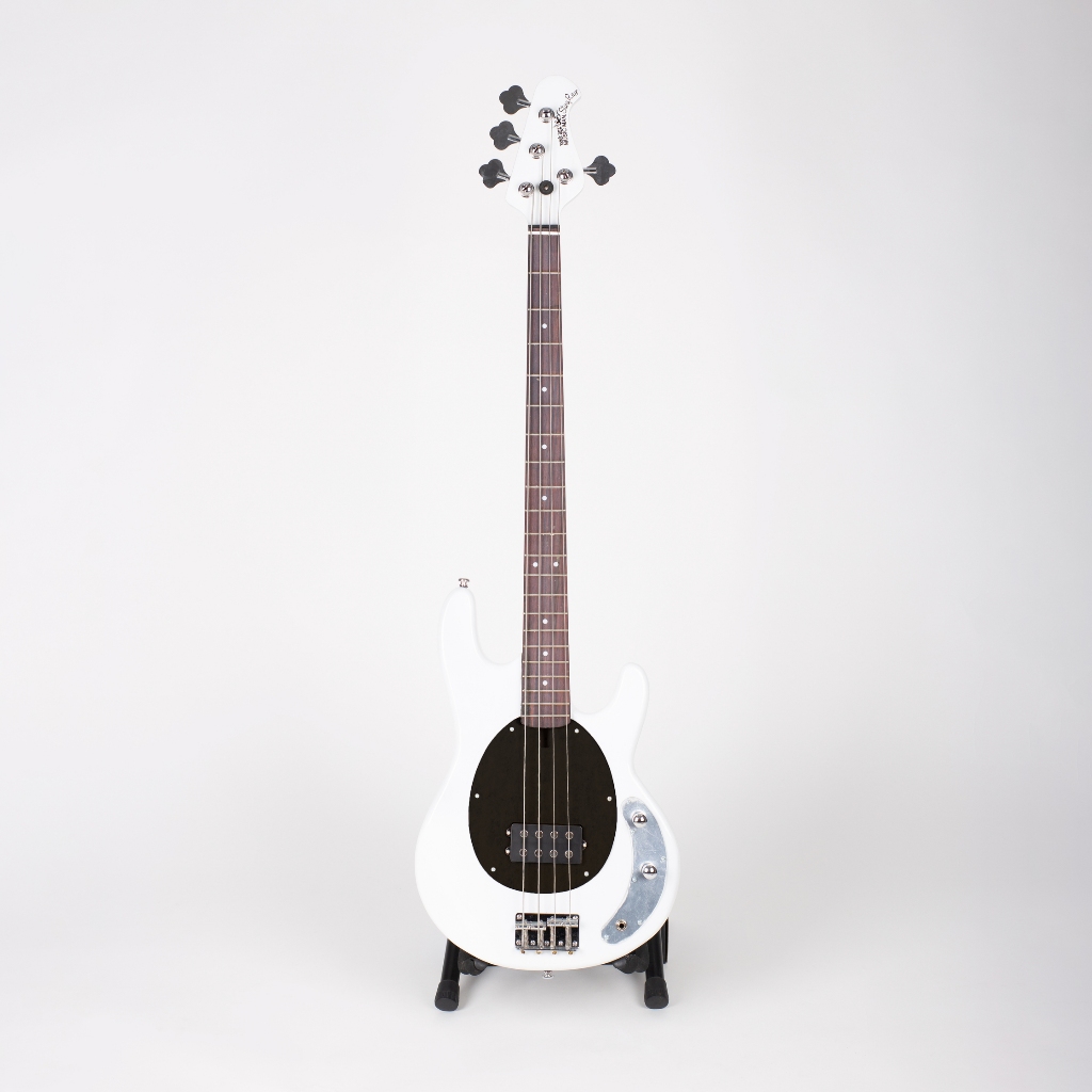 Bass Listrik / Elektrik Musicman Stingray white