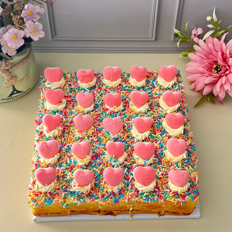 

Bolu potong topping hias 20cm 25 potong