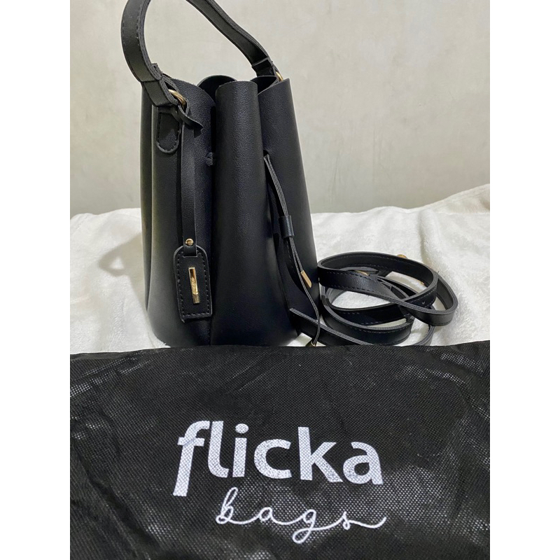 Flicka Sling Bag