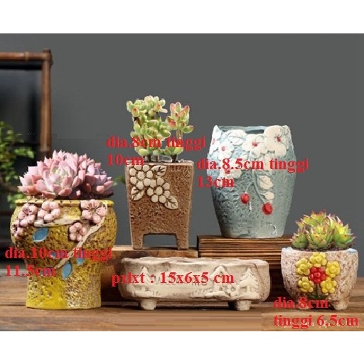 pot tanaman pot meja pot keramik motif timbul