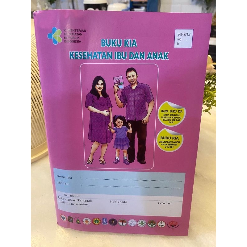 

Buku KIA 2023 Tidak Bolak Balik. Kesehatan Ibu dan Anak Edisi Terbaru Kemenkes Kertas Tebal Full Colour - Buku Posyandu