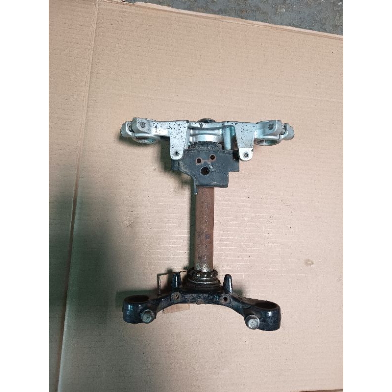 SEGITIGA ATAS BAWAH HONDA SONIC 150 ORIGINAL SEGITIGA T ATAS DAN BAWAH SONIC 150 R