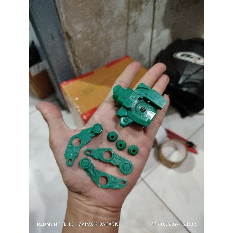 bandai crush gear IOD hijau