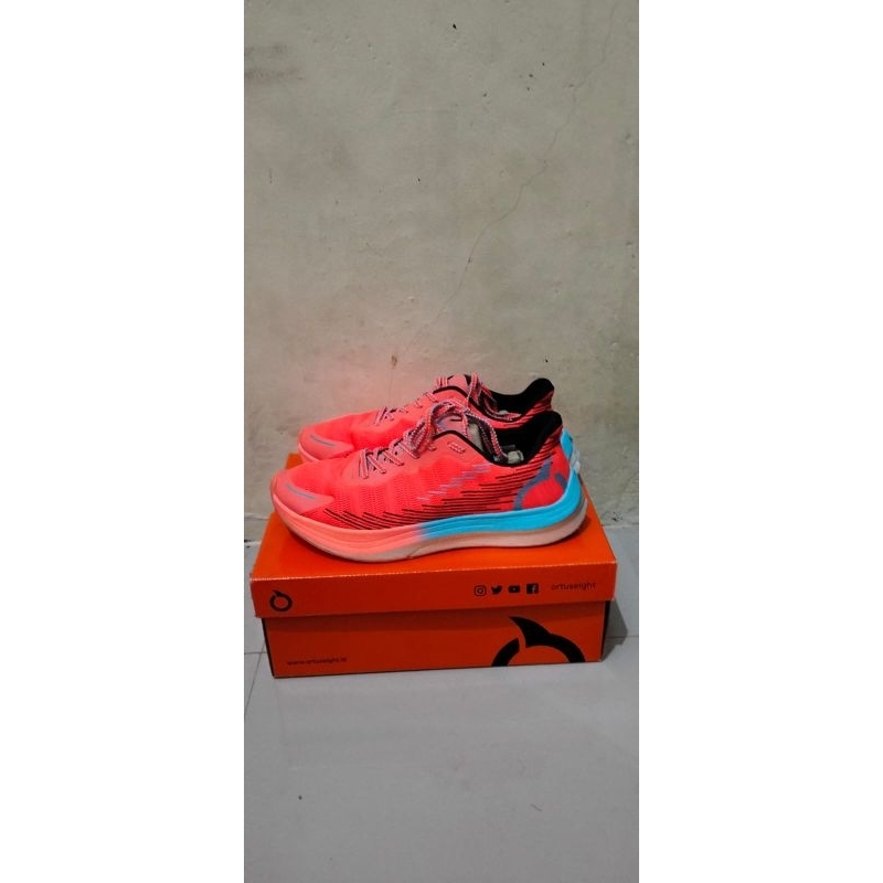 Sepatu running  ORTUSEIGHT HYPERSONIC 1.2