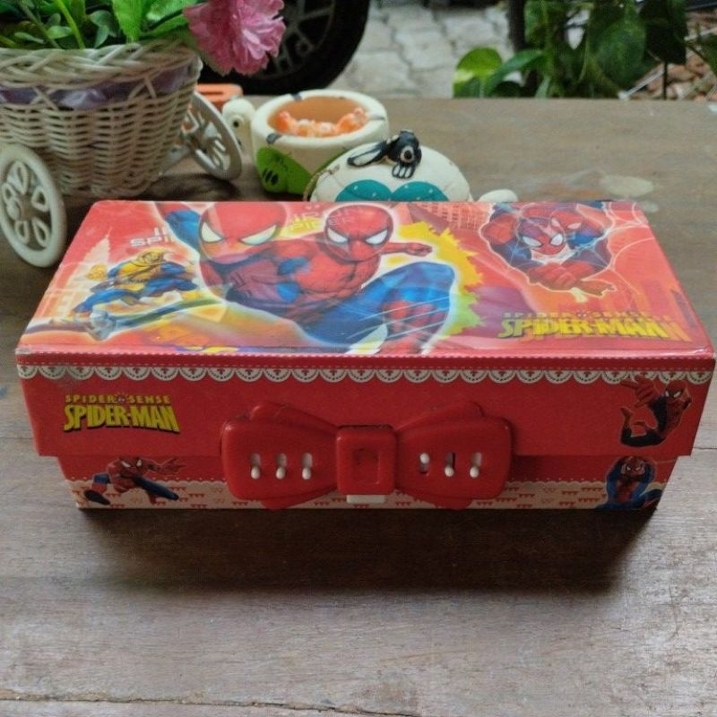 

Preloved kotak pensil koper spiderman