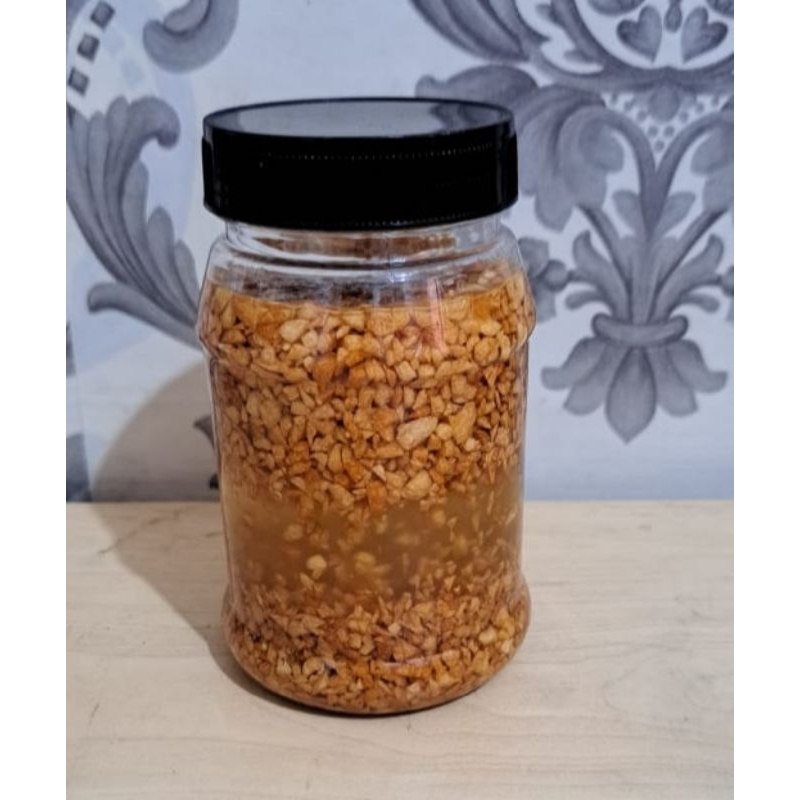 

MINYAK BAWANG PUTIH GORENG ( MINCED FRIED GARLIC OIL)