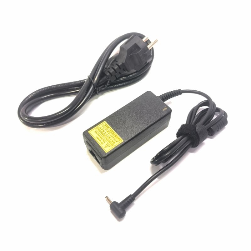 Adaptor Laptop Samsung 12V 3,33A Charger Laptop Samsung 12V 3,33A DC: 2,5*0,7mm