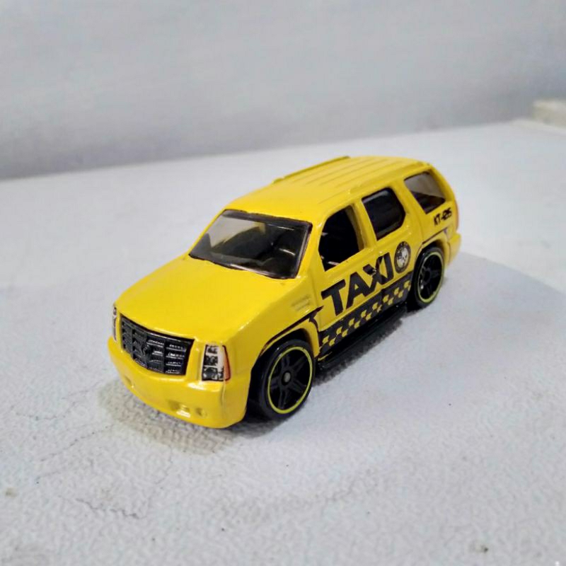Hotwheels 07 cadillac escalade loose