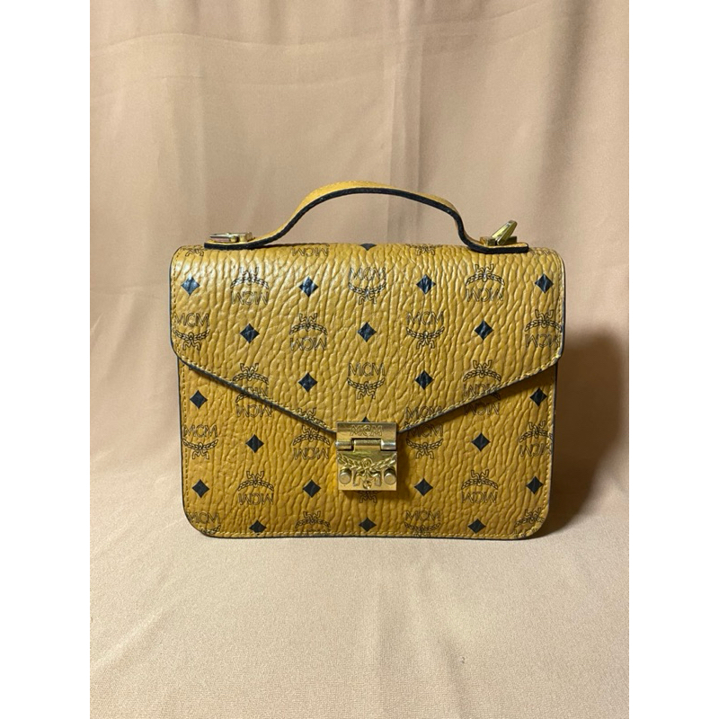 Tas Second Preloved Branded Handbag Slingbag Wanita Kuning