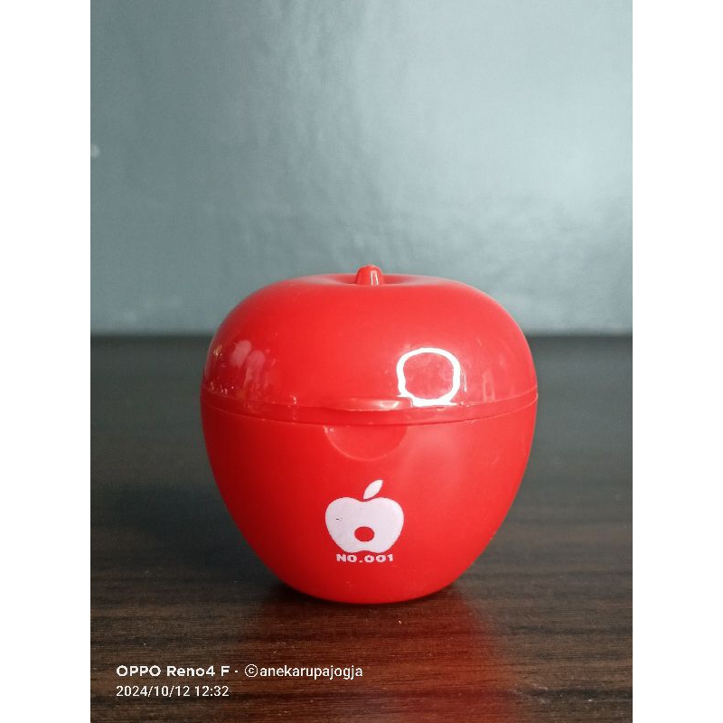 

rautan pensil bentuk apel merah / pencil sharpener