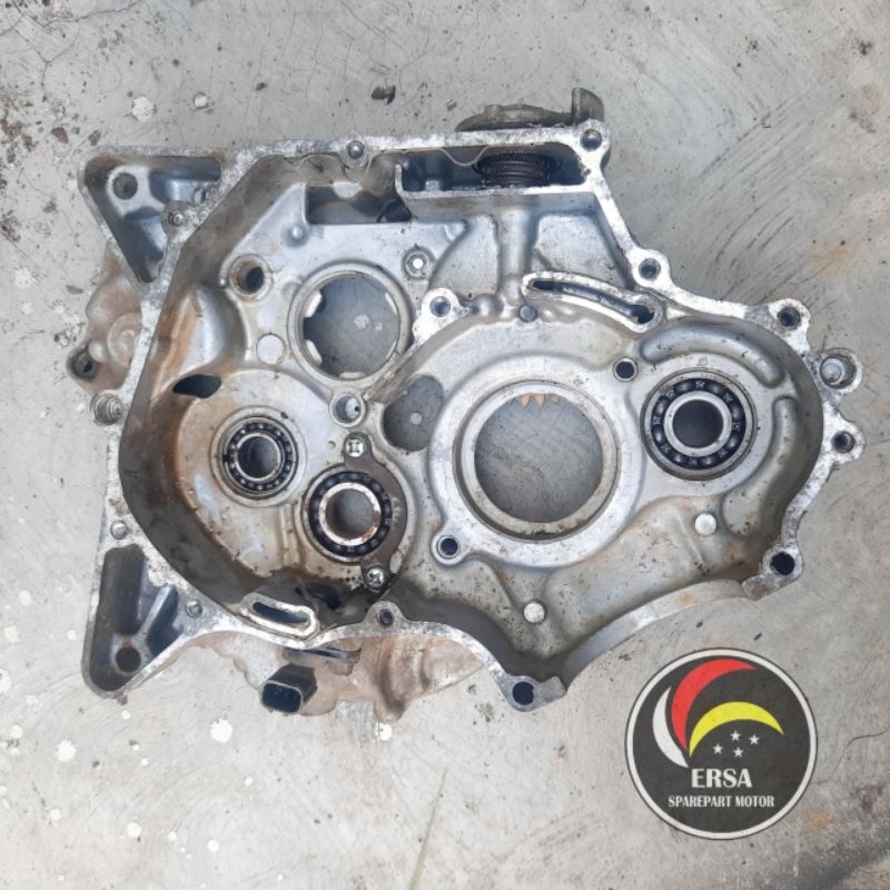 Krengkes Kalter Blok Mesin Kanan YAMAHA Vixion New Vixion 1PA Original Copotan